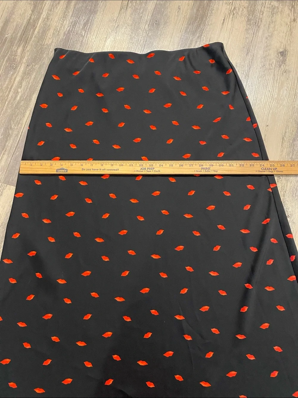 A New Day Satin Pull On Black &  Red Lips Skirt Size XL